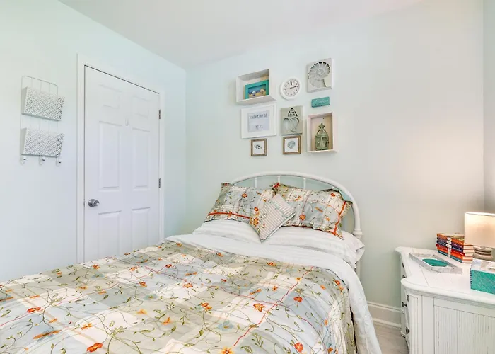 Cozy Goose Creek Escape With Patio And Grill