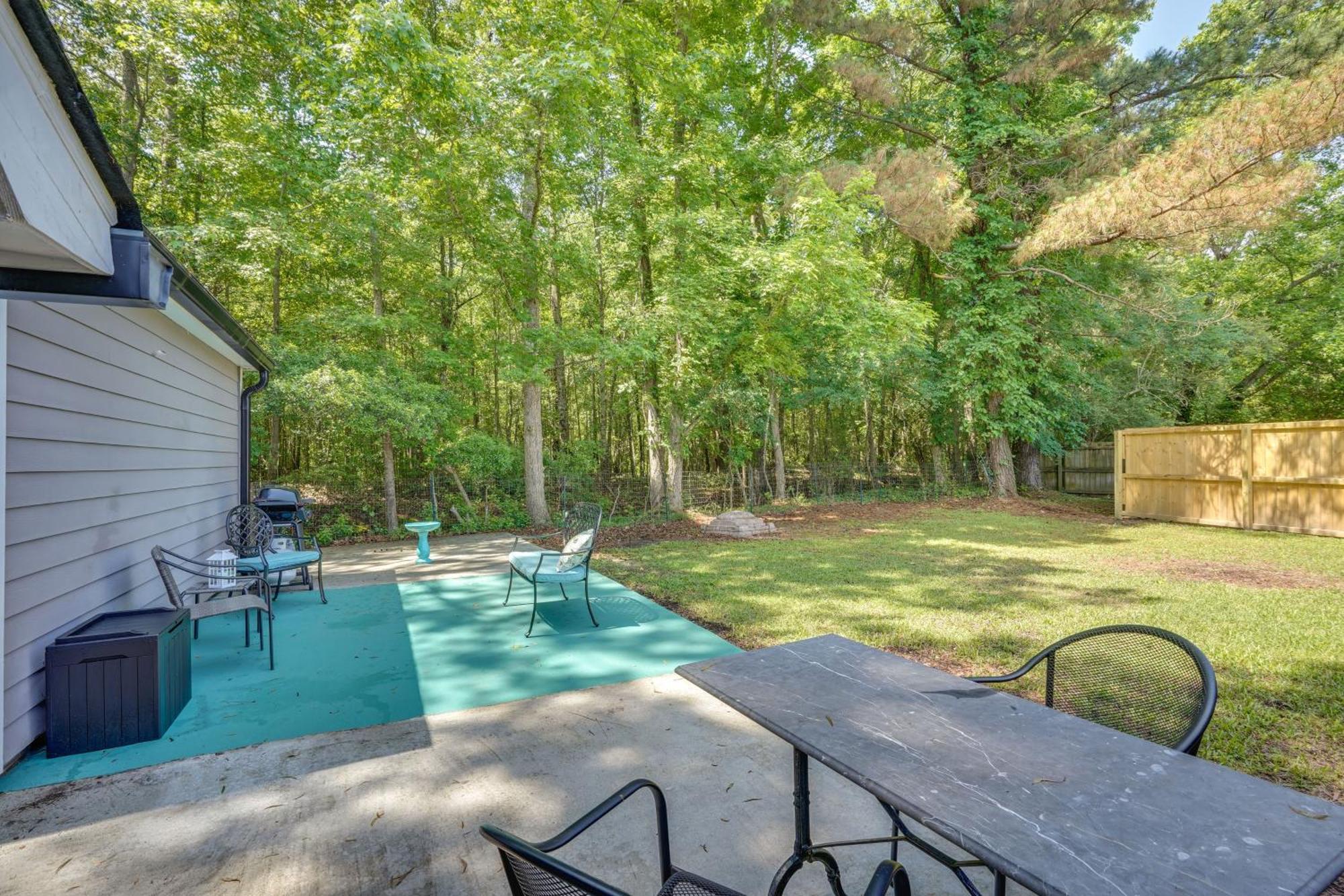 Cozy Escape With Patio And Grill * Goose Creek